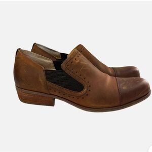 Kork-ease Gertrude women’s slip on distressed leather shoes size 7